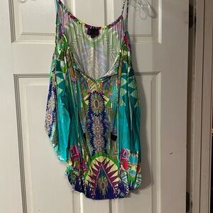 Hale Bob shows the shoulders top